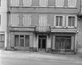 Façade antérieure, devanture des commerces. © Région Bourgogne-Franche-Comté, Inventaire du patrimoine