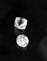 Diamant brut et diamant taillé. © Région Bourgogne-Franche-Comté, Inventaire du patrimoine