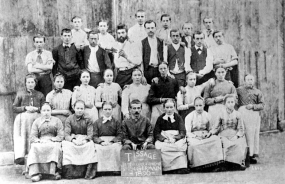 Le personnel du tissage David, Trouiller et Adhémar. © Région Bourgogne-Franche-Comté, Inventaire du patrimoine