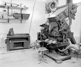 Linotype Menta et presse à épreuve Soldans. © Région Bourgogne-Franche-Comté, Inventaire du patrimoine