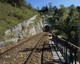 Tunnel d'Arbent 1 : vue d'ensemble de la tête côté Andelot-en-Montagne (nord-ouest). © Région Bourgogne-Franche-Comté, Inventaire du patrimoine