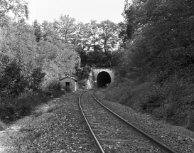 Tunnel d'Arbent 2 : vue d'ensemble de la tête côté Andelot-en-Montagne (ouest). © Région Bourgogne-Franche-Comté, Inventaire du patrimoine