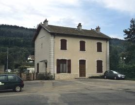 Façade antérieure, de trois quarts gauche. © Région Bourgogne-Franche-Comté, Inventaire du patrimoine