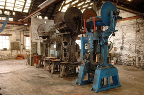 Alignement de presses depuis l'est (G, F et E sur le plan de localisation). © Région Bourgogne-Franche-Comté, Inventaire du patrimoine