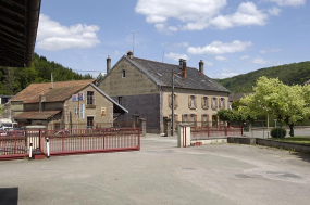 Vue d'ensemble depuis le sud-ouest. © Région Bourgogne-Franche-Comté, Inventaire du patrimoine