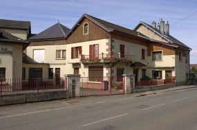 Bureau et logement. © Région Bourgogne-Franche-Comté, Inventaire du patrimoine