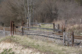 Passage à niveau n° 99, depuis le côté Andelot-en-Montagne. © Région Bourgogne-Franche-Comté, Inventaire du patrimoine