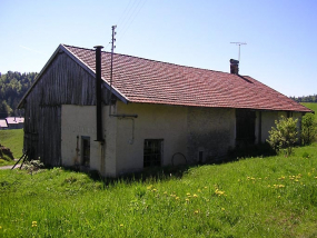 Façade postérieure et pignon nord-est vus de trois quarts. © Région Bourgogne-Franche-Comté, Inventaire du patrimoine