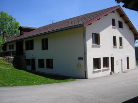 Façades antérieure et latérale vues de trois quarts. © Région Bourgogne-Franche-Comté, Inventaire du patrimoine