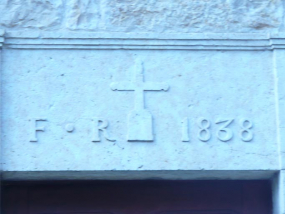 Vue du linteau portant inscription. © Région Bourgogne-Franche-Comté, Inventaire du patrimoine