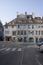 Vue d'ensemble éloignée de la façade sur rue rue. © Région Bourgogne-Franche-Comté, Inventaire du Patrimoine