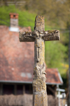 Détail : Christ en croix et Marie-Madeleine. © Région Bourgogne-Franche-Comté, Inventaire du patrimoine