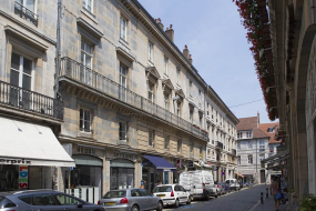 Vue d'ensemble depuis la rue, de trois quarts gauche. © Région Bourgogne-Franche-Comté, Inventaire du Patrimoine