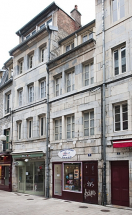 Façade sur rue, de trois quarts droit. © Région Bourgogne-Franche-Comté, Inventaire du Patrimoine