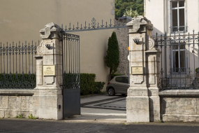 Vue d'ensemble du portail d'entrée de la cour. © Région Bourgogne-Franche-Comté, Inventaire du Patrimoine