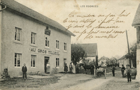 920. Les Ecorces [façade antérieure, de trois quarts gauche], entre 1903 et 1913. © Région Bourgogne-Franche-Comté, Inventaire du patrimoine