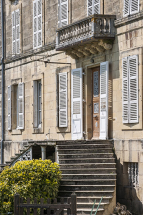 Vue de tris-quarts de la travée centrale, façade sud. © Région Bourgogne-Franche-Comté, Inventaire du patrimoine