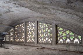 Vue de trois-quarts de la claustra depuis les combles. © Région Bourgogne-Franche-Comté, Inventaire du patrimoine