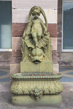 Fontaine du côté droit (est) : vue d'ensemble, de face. © Région Bourgogne-Franche-Comté, Inventaire du patrimoine