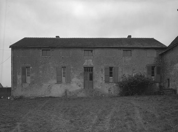 Ferme de la Commanderie, en 1975. © Région Bourgogne-Franche-Comté, Inventaire du patrimoine