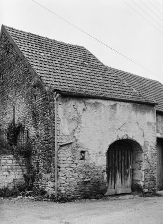 Vue d'ensemble de la grange de la maison sise parcelle 7, section D1 sur le cadastre de 1959. © Région Bourgogne-Franche-Comté, Inventaire du patrimoine