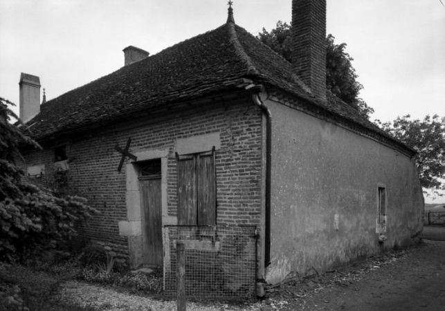 Façade et élévation droite. © Région Bourgogne-Franche-Comté, Inventaire du patrimoine