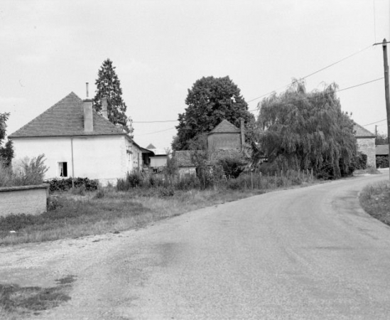 Vue d'ensemble prise du sud-est. © Région Bourgogne-Franche-Comté, Inventaire du patrimoine