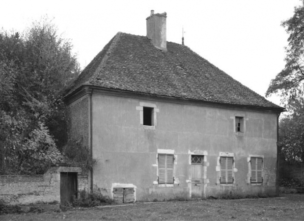 Bâtiment d'habitation, façaçade sur cour. © Région Bourgogne-Franche-Comté, Inventaire du patrimoine