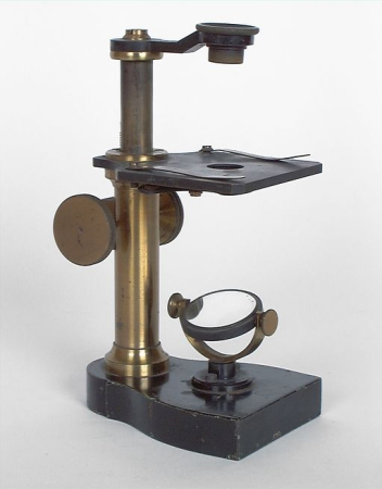 microscope © Région Bourgogne-Franche-Comté, Inventaire du patrimoine