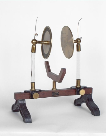 instrument de démonstration en électrostatique © Région Bourgogne-Franche-Comté, Inventaire du patrimoine