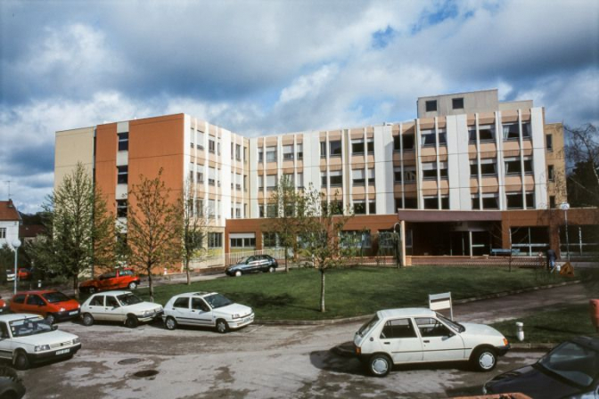Bâtiment de l'établissement hospitalier pour personnes agées dépendantes, vue d'ensemble. © Région Bourgogne-Franche-Comté, Inventaire du patrimoine