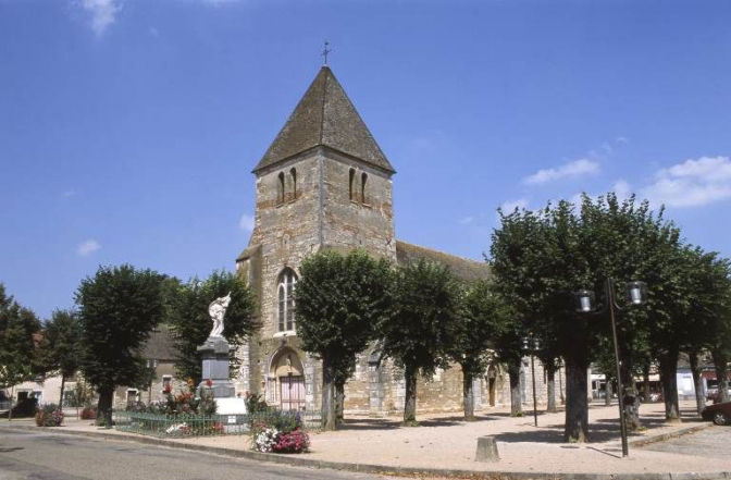 Façade et élévation droite. © Région Bourgogne-Franche-Comté, Inventaire du patrimoine