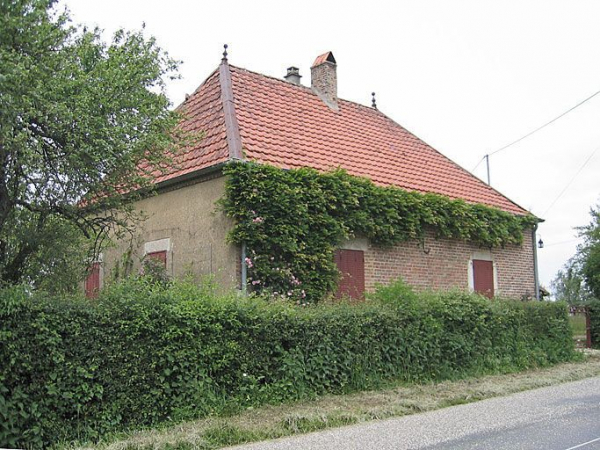 Vue d'ensemble de la façade de l'habitation. © Ecomusée de la Bresse Bourguignonne