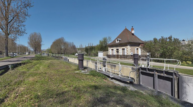 Vue d'ensemble du site d'écluse (d'aval). © Région Bourgogne-Franche-Comté, Inventaire du patrimoine