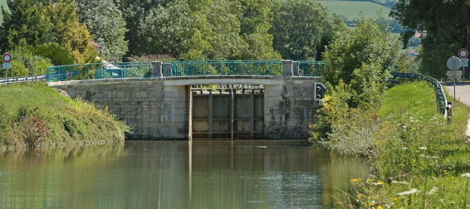 Vue du pont depuis l'aval. © Région Bourgogne-Franche-Comté, Inventaire du patrimoine