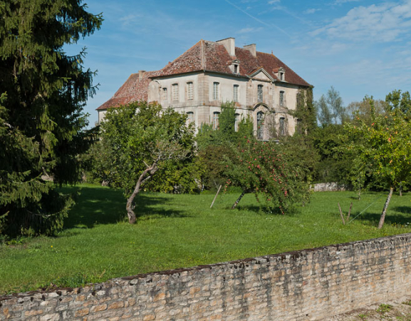 Vue du château. © Région Bourgogne-Franche-Comté, Inventaire du patrimoine