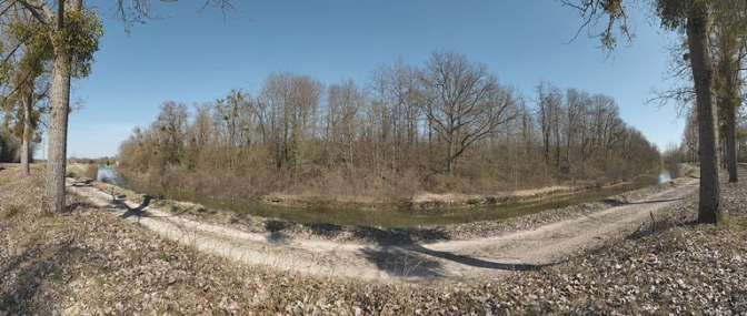 Vue d'ensemble de la tranchée avec le site d'écluse 15 en fond. © Région Bourgogne-Franche-Comté, Inventaire du patrimoine