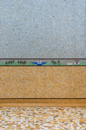 Salle d'inhalation des enfants, décor d'un mur. © Région Bourgogne-Franche-Comté, Inventaire du patrimoine