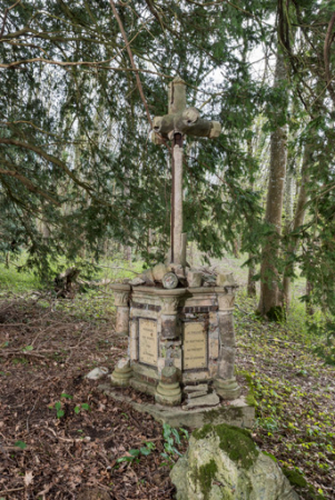 fabrique de jardin croix monumentale © Région Bourgogne-Franche-Comté, Inventaire du patrimoine