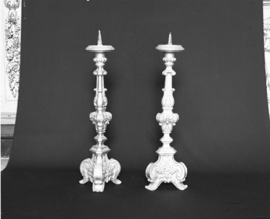 Vue de deux chandeliers. © Région Bourgogne-Franche-Comté, Inventaire du patrimoine