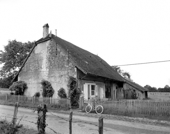 Façades antérieure et latérale gauche. © Région Bourgogne-Franche-Comté, Inventaire du patrimoine