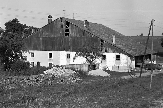 Façades antérieure et latérale droite. © Région Bourgogne-Franche-Comté, Inventaire du patrimoine