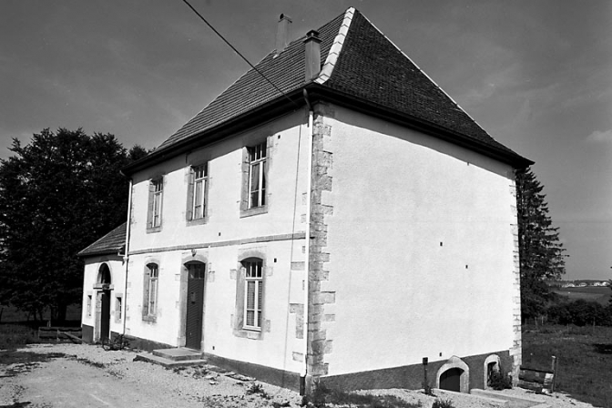 Vue de trois quarts droit. © Région Bourgogne-Franche-Comté, Inventaire du patrimoine