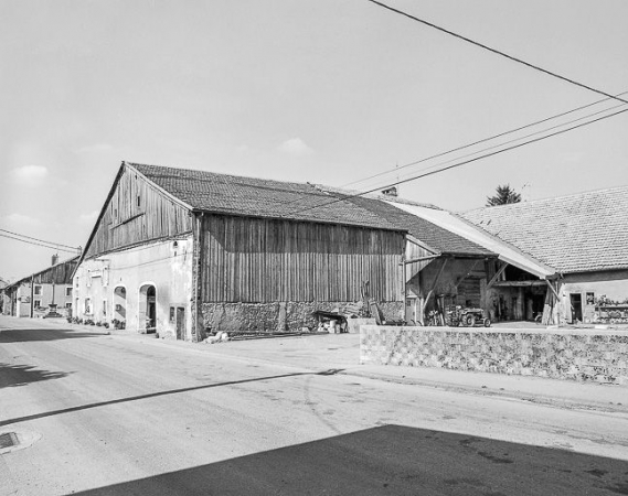 Façades antérieure et latérale droite. © Région Bourgogne-Franche-Comté, Inventaire du patrimoine