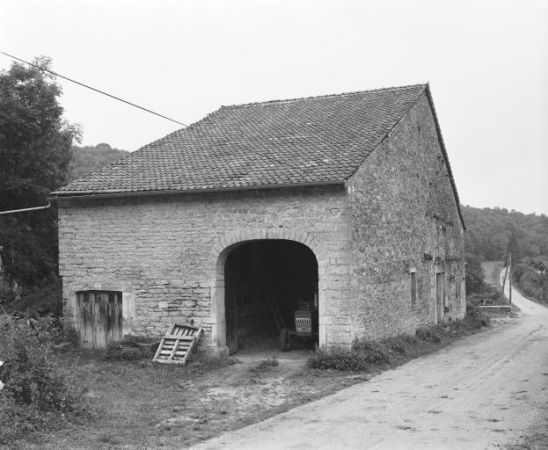 Vue d'ensemble de trois quarts. © Région Bourgogne-Franche-Comté, Inventaire du patrimoine