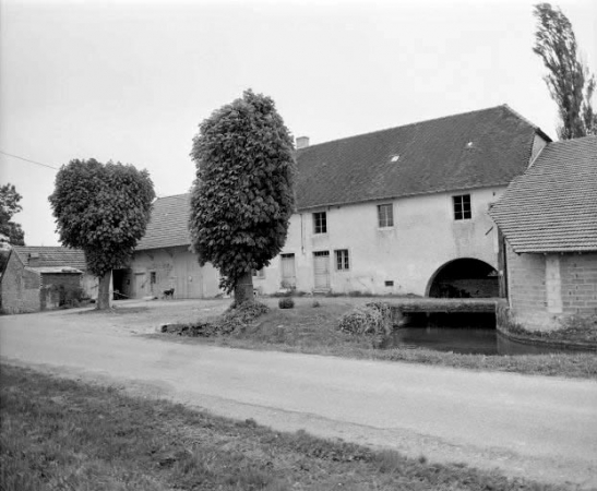 Façade antérieure en 1979. © Région Bourgogne-Franche-Comté, Inventaire du patrimoine