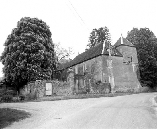 Vue depuis la rue. © Région Bourgogne-Franche-Comté, Inventaire du patrimoine