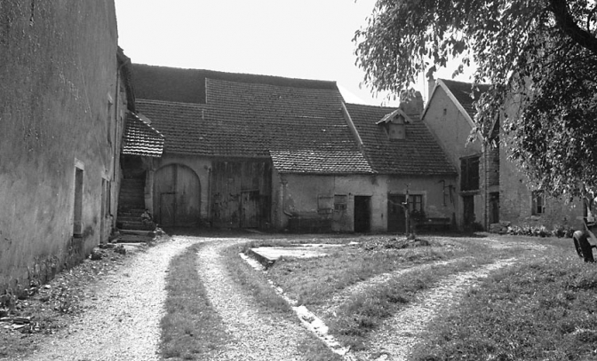 Vue d'ensemble de la partie gauche. © Région Bourgogne-Franche-Comté, Inventaire du patrimoine