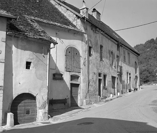 Maisons situées rue du Chapité, cadastrées 1971 AB 322 à 324. © Région Bourgogne-Franche-Comté, Inventaire du patrimoine