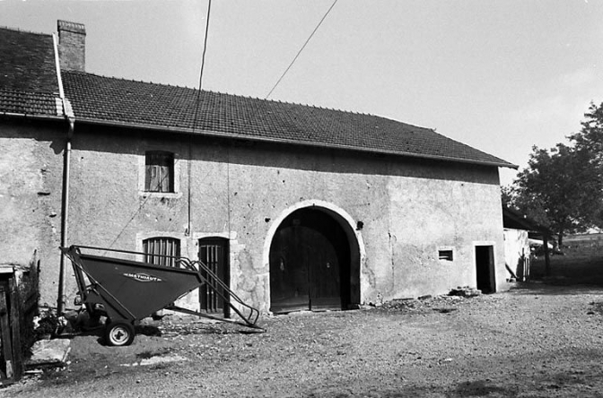 Partie droite de la façade antérieure. © Région Bourgogne-Franche-Comté, Inventaire du patrimoine